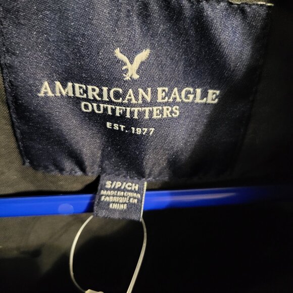 NWOT AMERICAN EAGLE OUTFITTERS SHERPA BOMBER JACKET SZ S - Picture 3 of 6